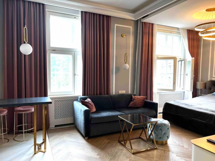 Studio Apartment In The Center Of Riga Esterno foto
